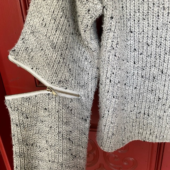 LF Light Grey Zipper Sweater - Picture 3 of 3